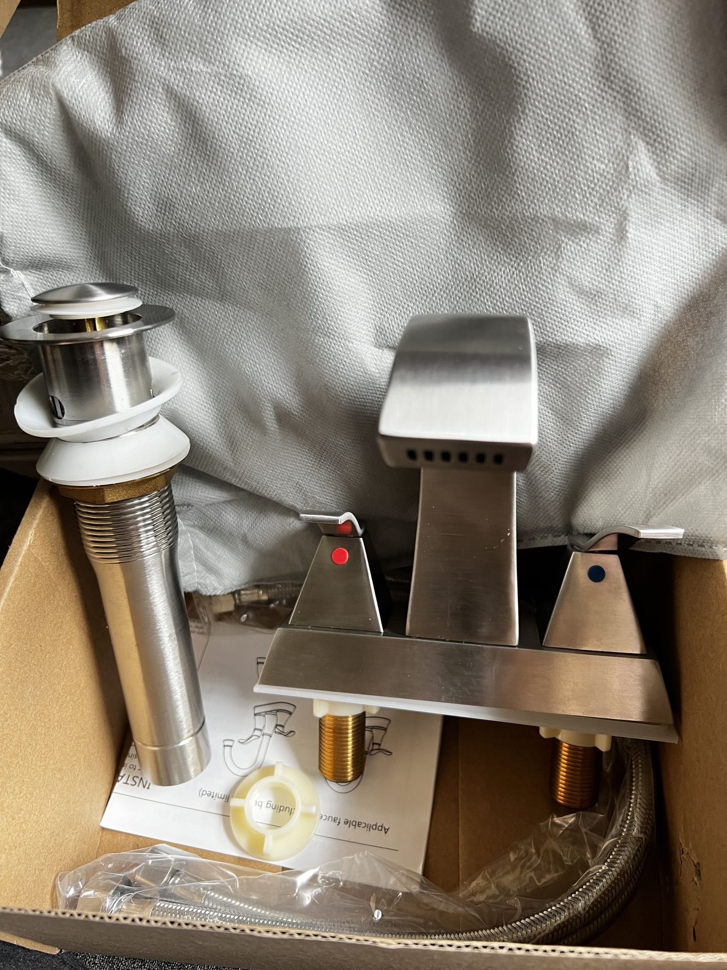 Bathroom faucet B7