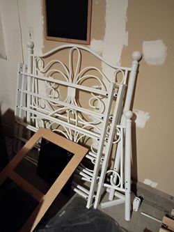 White twin frame