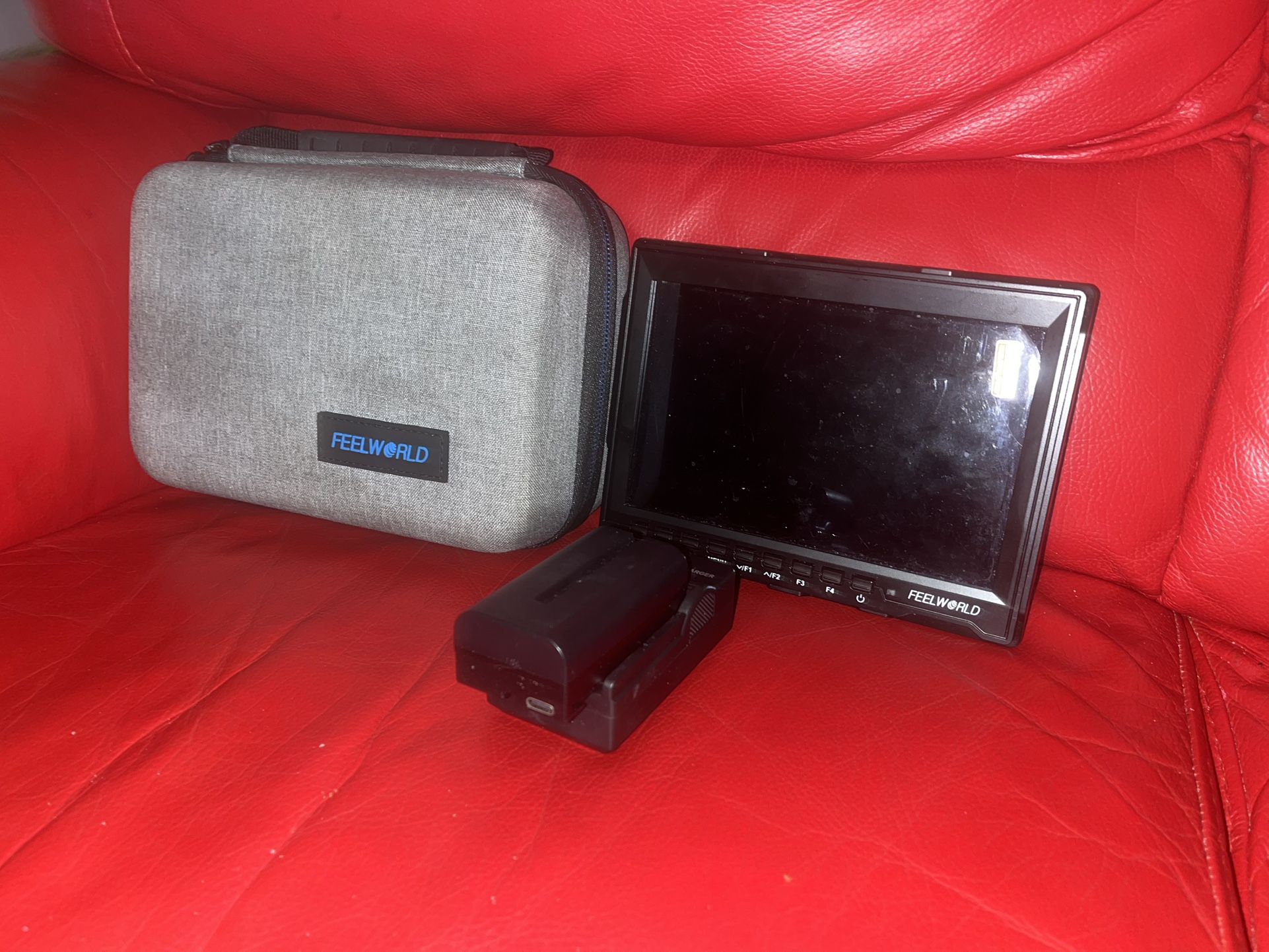 Feel World Monitor w/battery and case