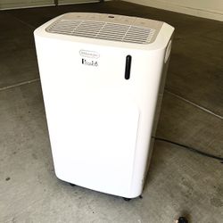 Portable AC unit barely used Works Like New 