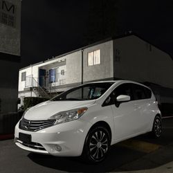 Nissan Versa 2015