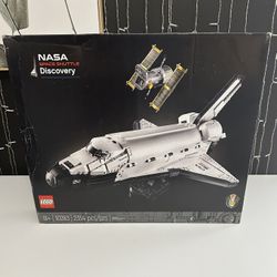 LEGO - NASA Space Shuttle Discovery - NEW - $125 obo