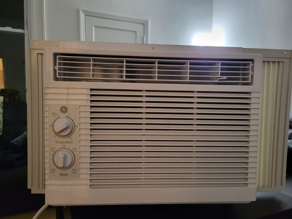 GE Small Room Window Air Conditioner , ( 115-Volt , 5000-BTU )