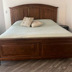 Wood King Size Bed And Nightstand 