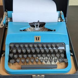 Vintage Underwood Leader Portable Typewriter Blue Working With Case Mid Century Retro