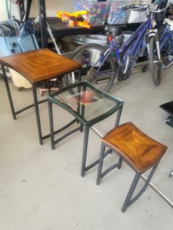 3 accents tables