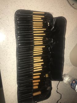32 piece make up brush set