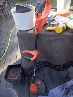 Weed Trimmer- Black and Decker Grasshog