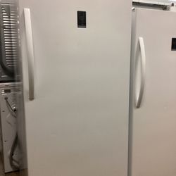 Insignia Garage Ready 21 Cu.ft. Upright Convertible Freezer/ Refrigerator New Scratch And Dent 