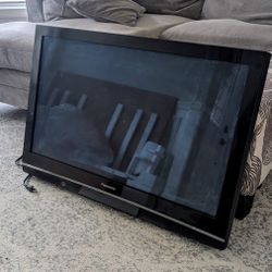 Panasonic TH-42PX80U
42" VIERA plasma HDTV