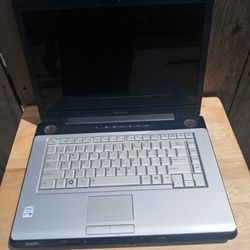 Toshiba Satellite A205-S5843 15.4" Intel Pentium 1.73GHz 2GB RAM 160GB HDD Win 10 Pro Excellent Battery with charger.