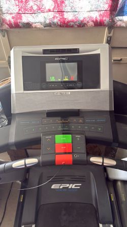 Treadmill Epic View 550