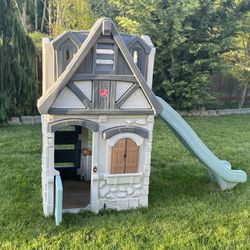 Step 2 Enchanting Adventures 2 Story Playhouse 