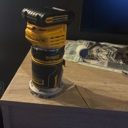 Dewalt Cordless Router / With Battery