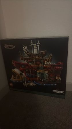 One piece Lego set