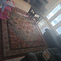 8x10 https://offerup.com/redirect/?o=V29ybGQubWFya2V0 Rug