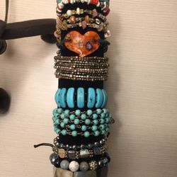 Bracelets 