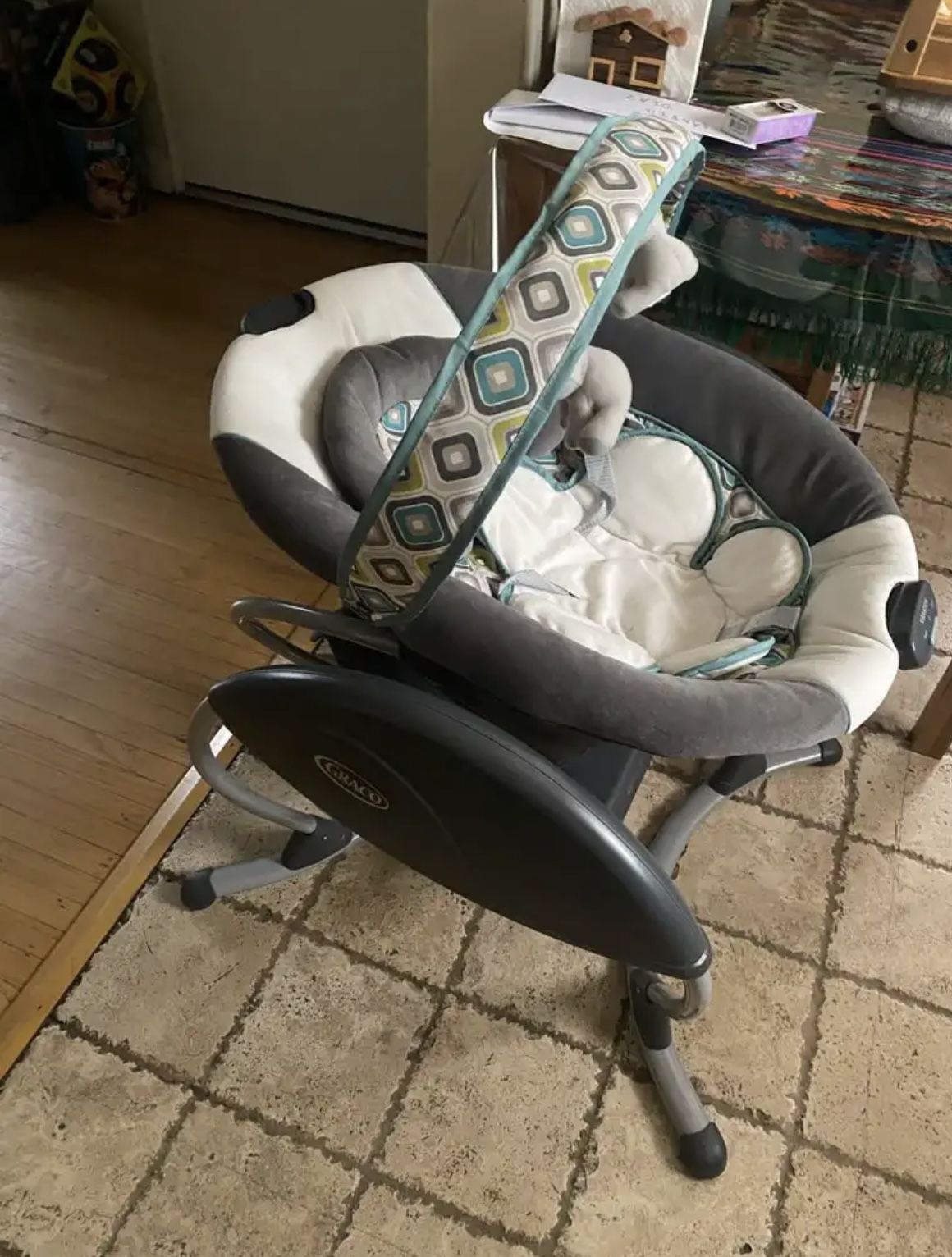 Graco Baby Swing – Clean & Works Great – Must Have for New Parents