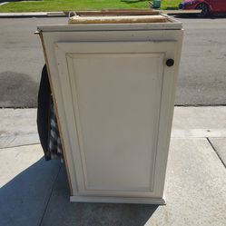 Free upper kitchen cabinets
