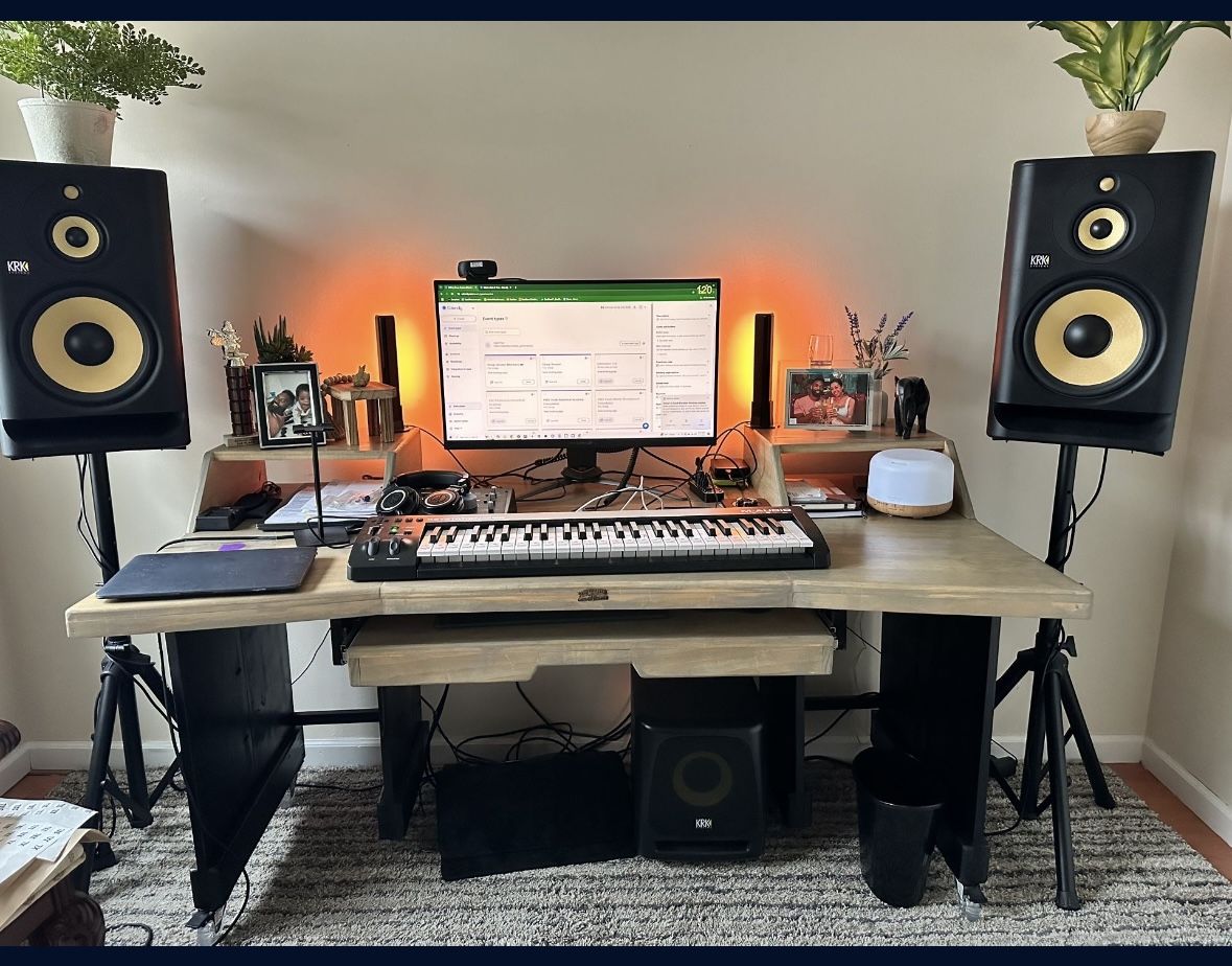 Studio Table