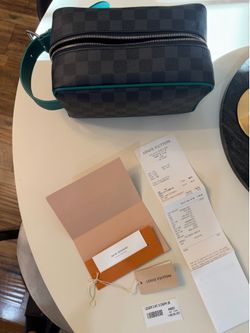 Mint Condition Louis Vuitton Locket Dopp Kit