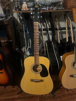 Rouge Dreadnought guitar