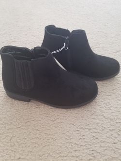 Brand new girls boots
