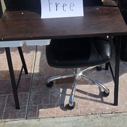 FREE desk & rolling chair
