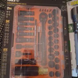 39 Piece. Klein Tools Socket Set 