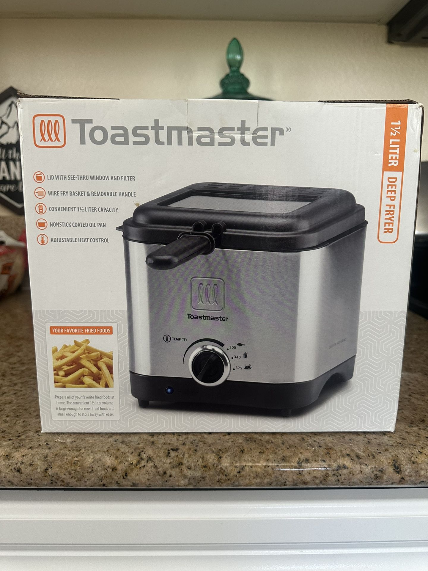 Toastmaster 1.5L Deep Fryer – Like New, $30