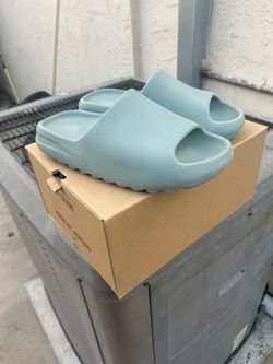 Yeezy slide salt colorway mens size 11