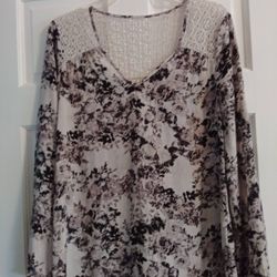 Women's Size Medium Blouse 
