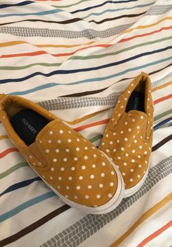 Size 11 Old Navy shoes