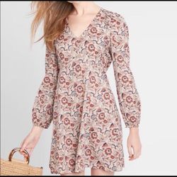 Brand New Woman’s Banana Republic brand Pink Floral Long Sleeve Dress Up For Sale