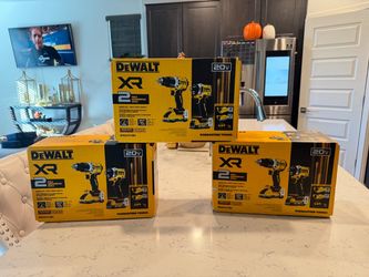 HAMMER DRILL / IMPACT DRIVER COMBO KIT