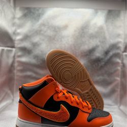 Nike dunk high chenille swoosh safety orange