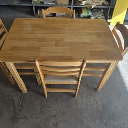 Kitchen table & 4 chairs