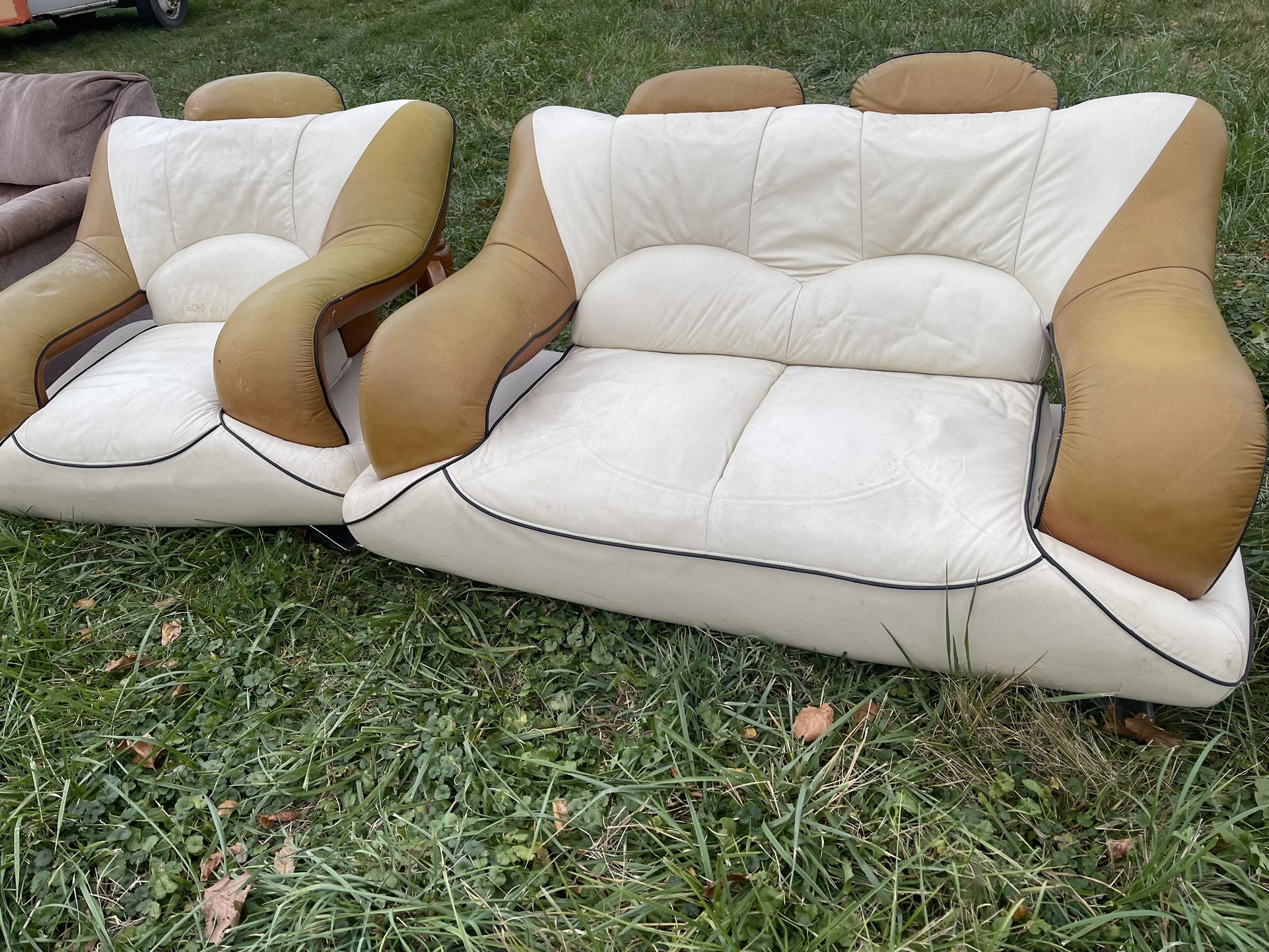 Italian 🌞🌞Leather Couch And Loveseat High Quality $175