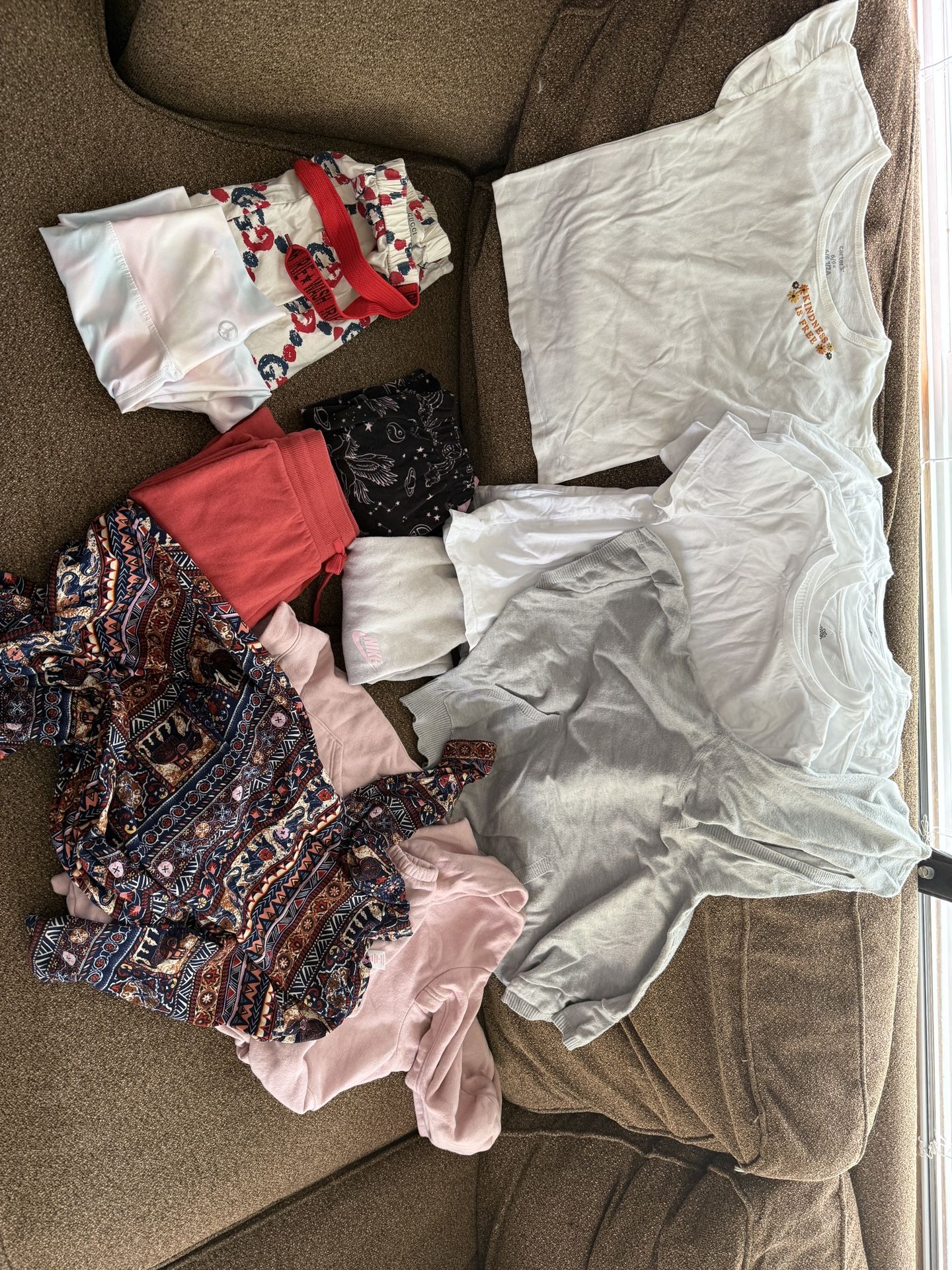 Girls Clothing- Size 6 Gucci, Nike, Old Navy, H/M