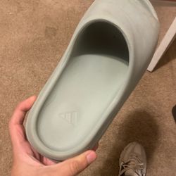 yeezy slides