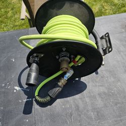 Wall Mounted Air Hose Reel w 50' 1/4" Flexilla Air Hose