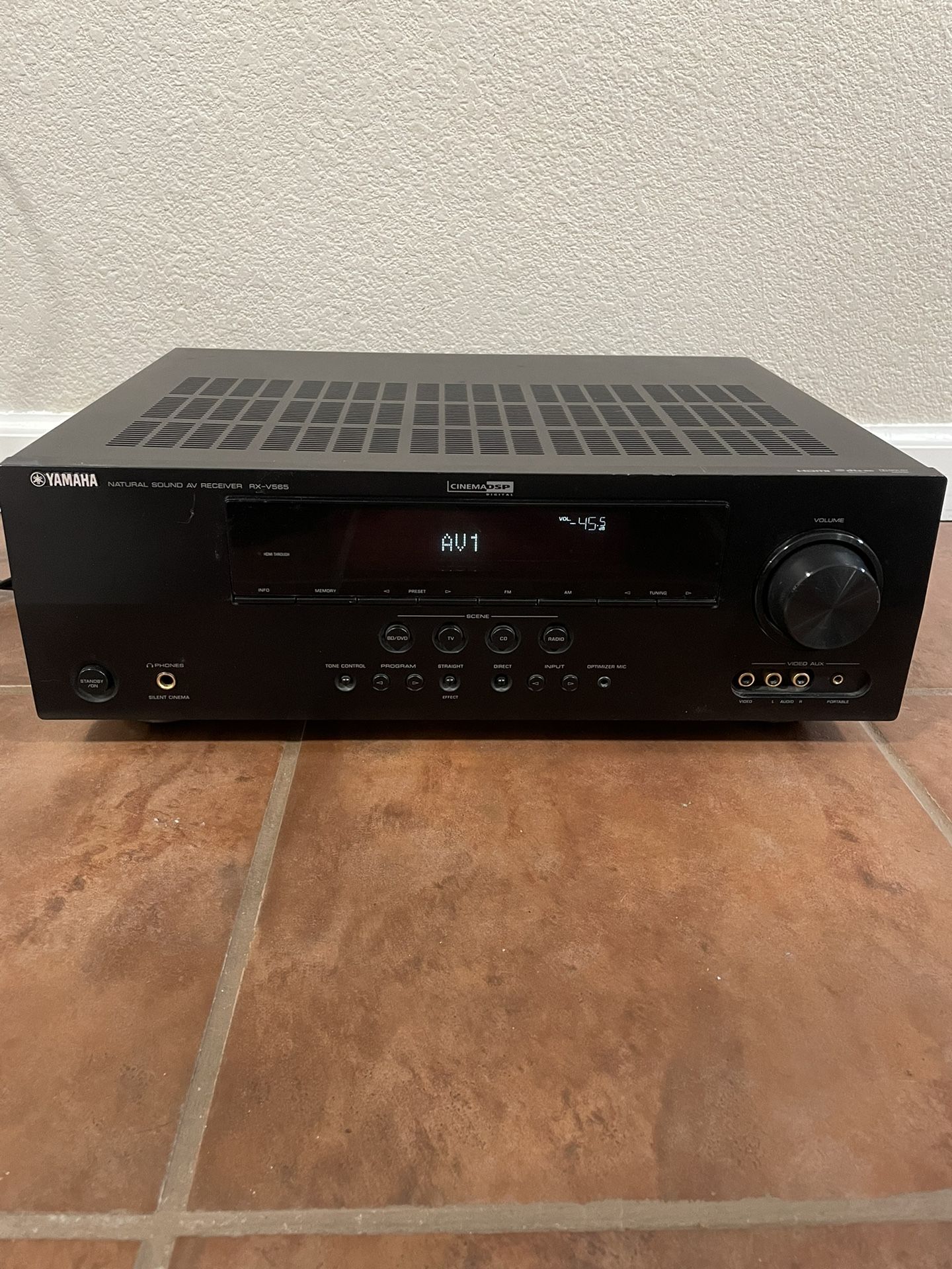 Yamaha RXV565 7.1 Ch HDMI Home Theater Surround Sound Receiver