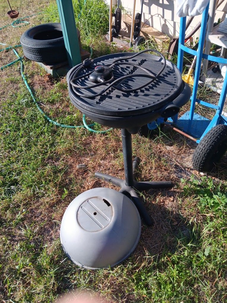 Electric Grill Works Good