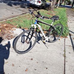 Specialized Crosstrail Bicycle