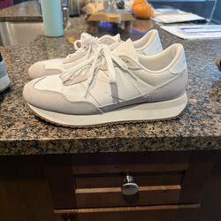 Women's New Balance Size9.5