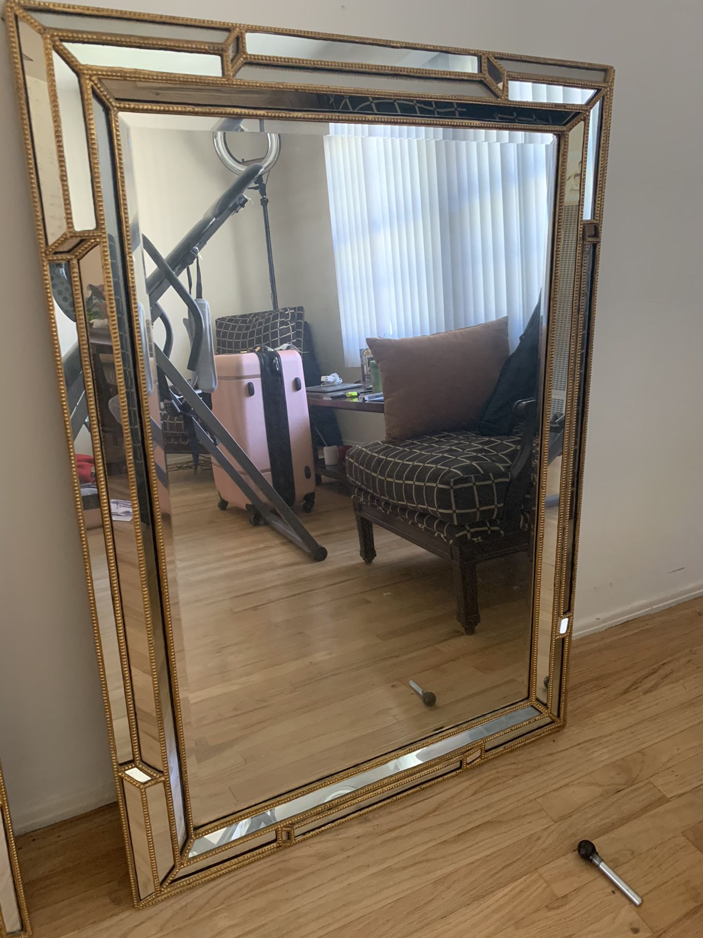 Gold trimmed Mirror. Great Quality !