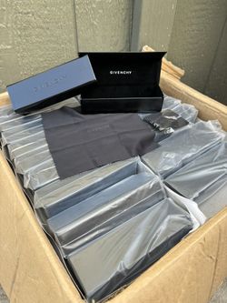 Givenchy Bulk Glasses Case 