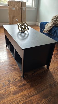 Coffee table / brown / medium size