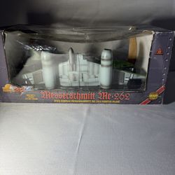 21ST CENTURY THE ULTIMATE SOLDIER X32 1:32 MESSERSCHMITT ME-262 (Broken Box)