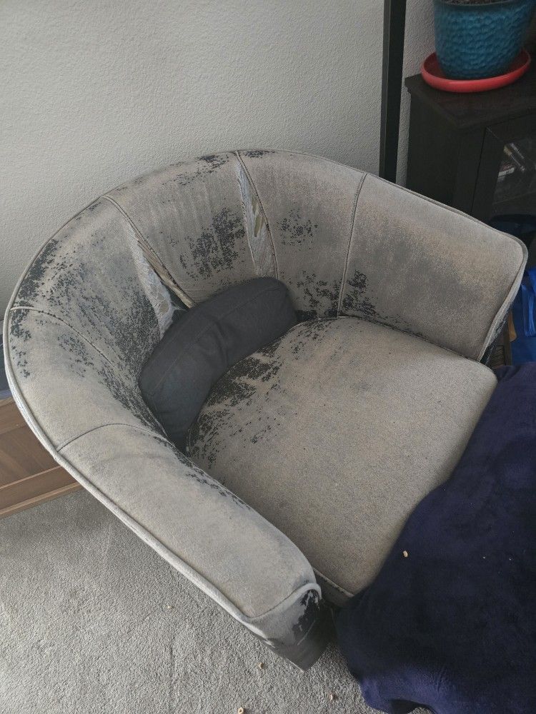 Single Chair
